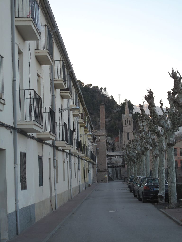 Carrer de pisos de l'Ametlla de Casserres